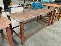 Metalen werktafel