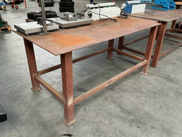 Metalen werktafel - afbeelding 1 van  4