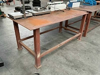 Metalen werktafel
