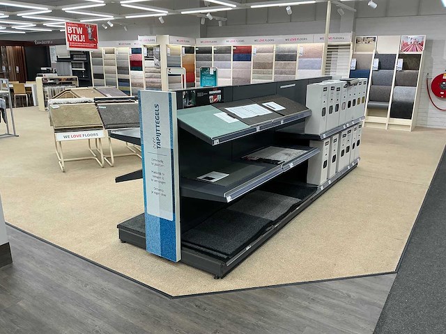 Metalen winkelstelling - afbeelding 1 van  4