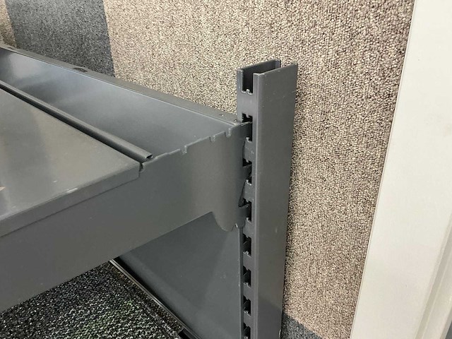 Metalen winkelstelling - afbeelding 3 van  3