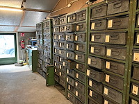 Metalenkast inclusief inhoud (5x)