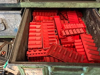 Metalenkast inclusief inhoud (5x) - afbeelding 10 van  15