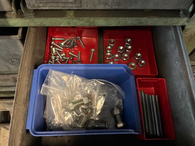 Metalenkast inclusief inhoud (5x) - afbeelding 11 van  15