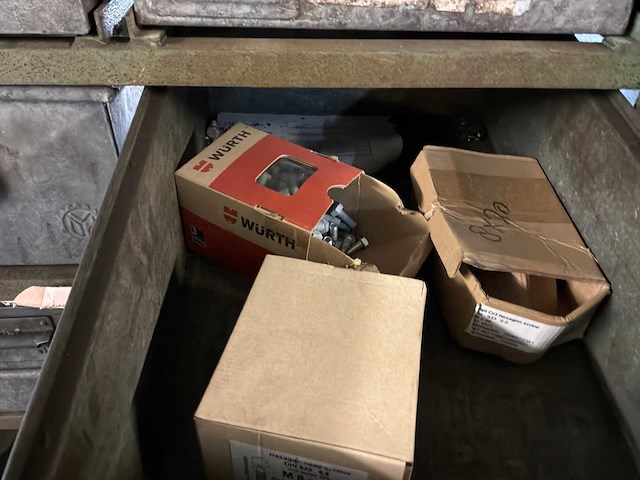 Metalenkast inclusief inhoud (5x) - afbeelding 15 van  15