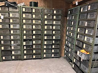 Metalenkast inclusief inhoud (5x)