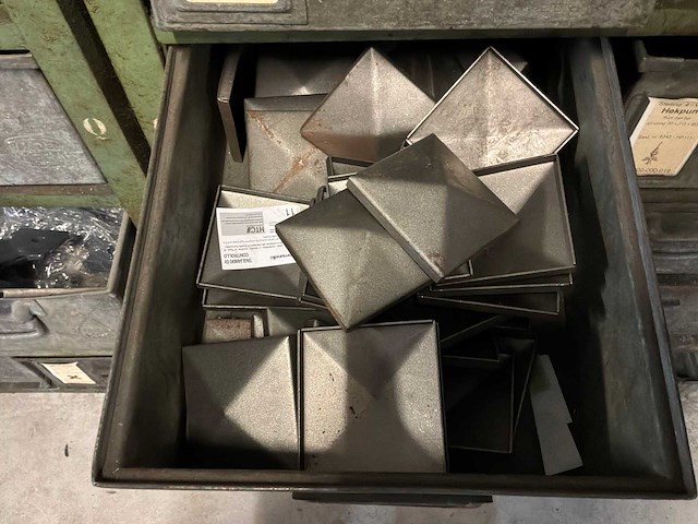 Metalenkast inclusief inhoud (5x) - afbeelding 6 van  8