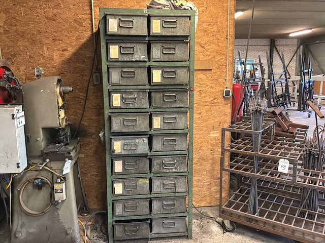 Metalenkast inclusief inhoud (5x) - afbeelding 2 van  4