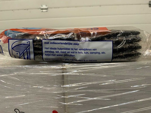 Metalino staalwol met zeep (11900x) - afbeelding 3 van  4