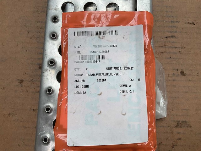 Metallic tread (2x) - afbeelding 1 van  1