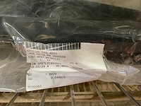 Metallic tube bent (4x) - afbeelding 6 van  7