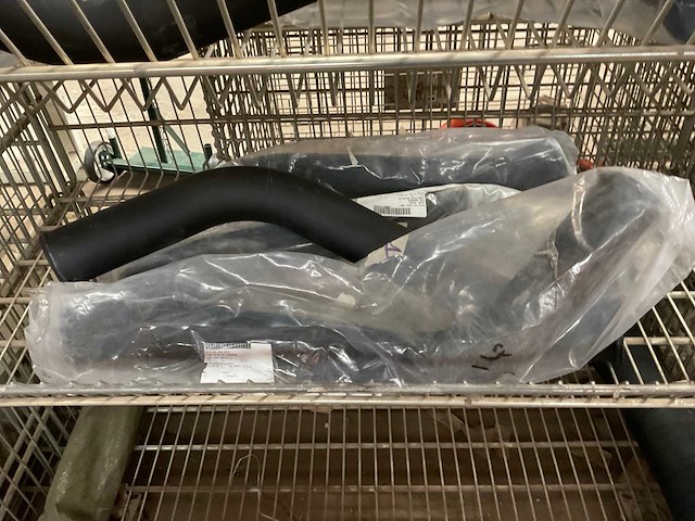 Metallic tube bent (4x) - afbeelding 1 van  7