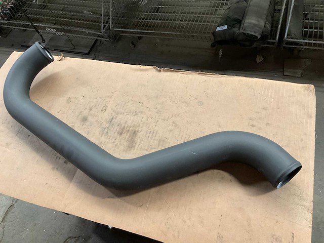 Metallic tube bent (5x) - afbeelding 1 van  7