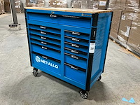 Metallo gevulde gereedschapswagen