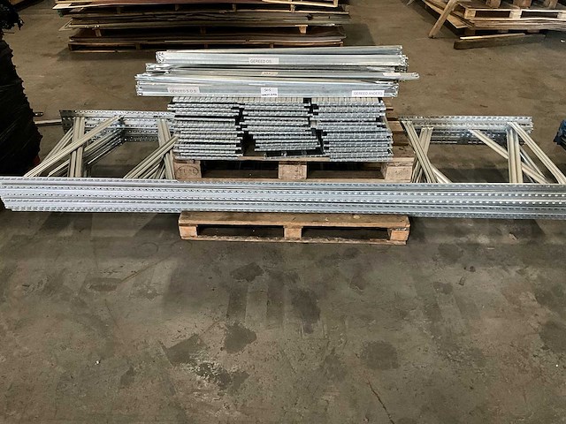 Metalsistem - s2 - legbordstelling 5 meter (305cm hoog) - afbeelding 1 van  5