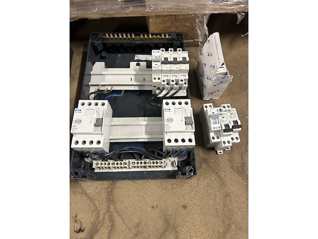 Meterkast en meterkast componenten eaton - afbeelding 2 van  6