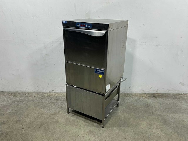 Metos - lux 60 el - korvenvaatwasmachine - afbeelding 1 van  6