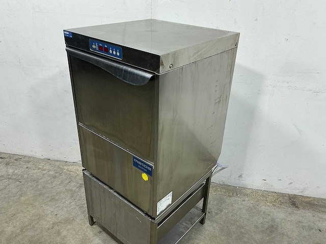 Metos - lux 60 el - korvenvaatwasmachine - afbeelding 2 van  6