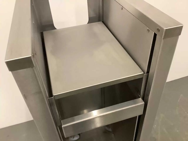 Metos - mobiele dienbladen stapelaar - afbeelding 3 van  8