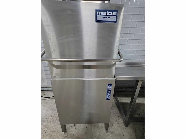 Metos by rhima - wd-7 - korvenvaatwasmachine compleet met rvs aan en afvoertafel - afbeelding 2 van  18