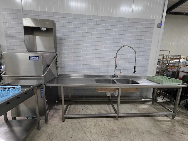 Metos by rhima - wd-7 - korvenvaatwasmachine compleet met rvs aan en afvoertafel - afbeelding 1 van  18
