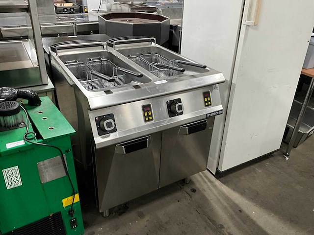 Metos d9422/10 frem dubbele friteuse - afbeelding 1 van  6