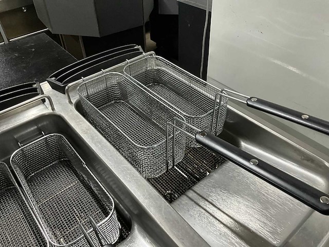 Metos d9422/10 frem dubbele friteuse - afbeelding 7 van  12