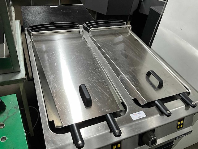 Metos d9422/10 frem dubbele friteuse - afbeelding 11 van  12