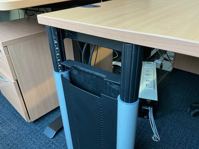 Metra en steelcase werkplek (3x) - afbeelding 12 van  15