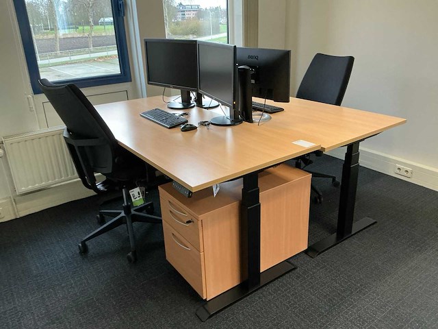 Metra en steelcase werkplek (3x) - afbeelding 10 van  13