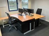 Metra en steelcase werkplek (4x) - afbeelding 1 van  16