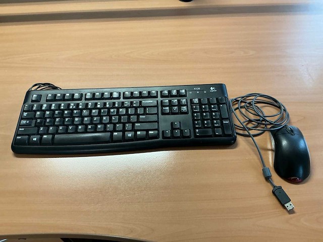 Metra en steelcase werkplek (4x) - afbeelding 16 van  16