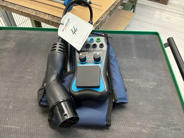 Metrel a1532 evse laadpaal test adapter - afbeelding 1 van  2