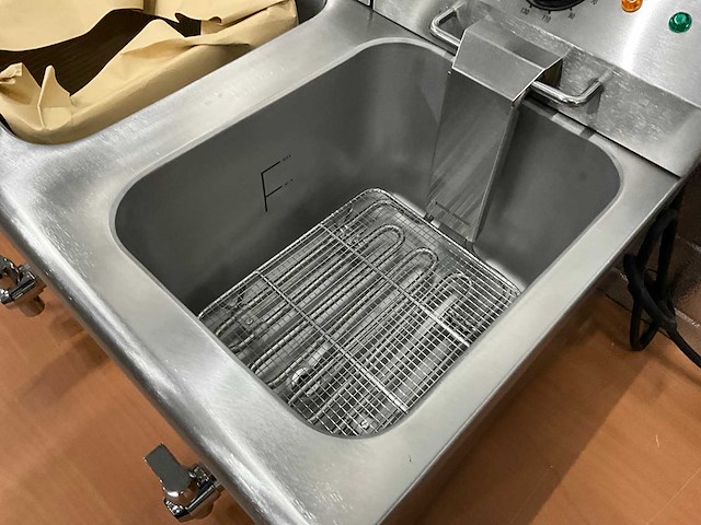 Metro gdf 5028 dubbele friteuse - afbeelding 6 van  11