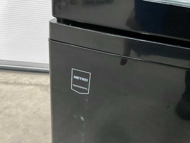 Metro ggc 3270 b mobiele gebaksvitrine - afbeelding 8 van  9