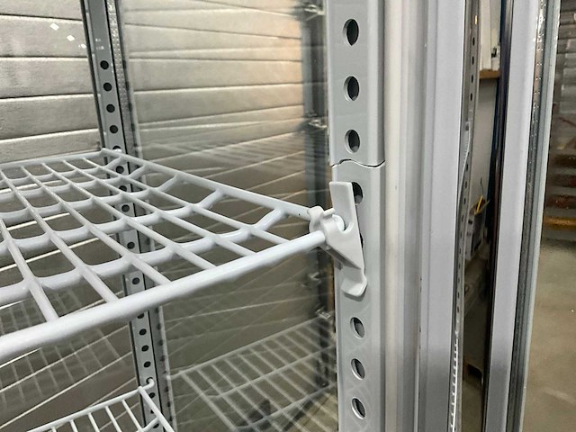 Metro ggc 3270 mobiele glasdeurkoelkast - afbeelding 3 van  11