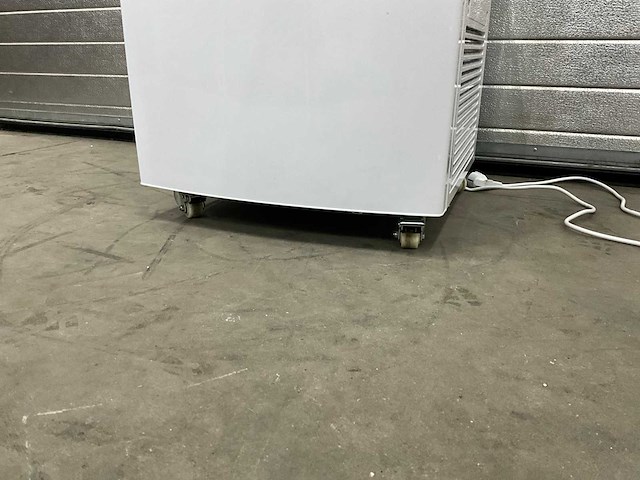 Metro ggc 3270 mobiele glasdeurkoelkast - afbeelding 9 van  11