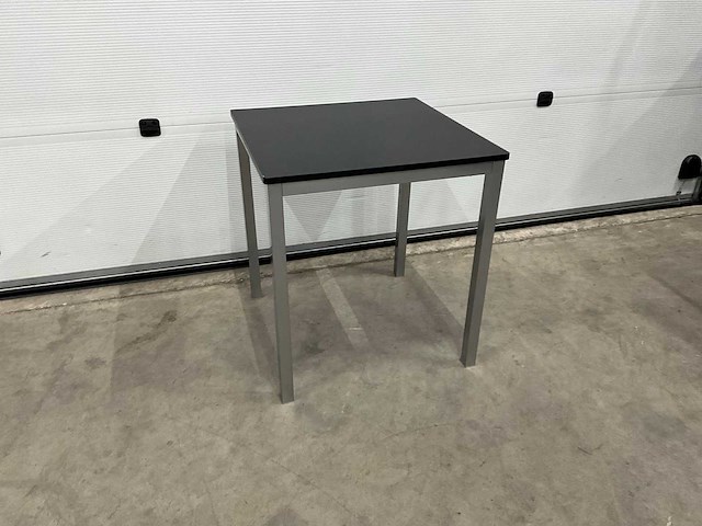 Metro mesa baja restauranttafel - afbeelding 1 van  6