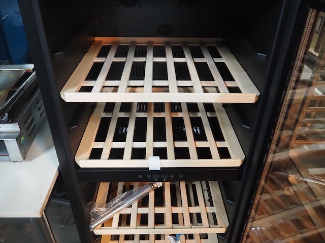 Metro - afbeelding 5 van  8