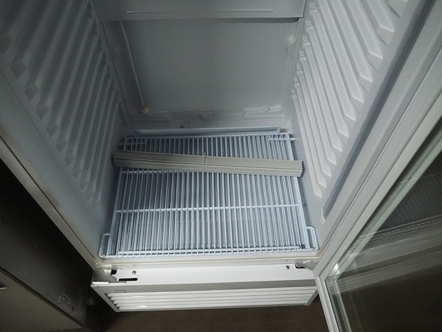 Metro - afbeelding 5 van  7