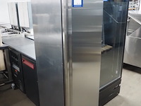 Metro - afbeelding 1 van  7