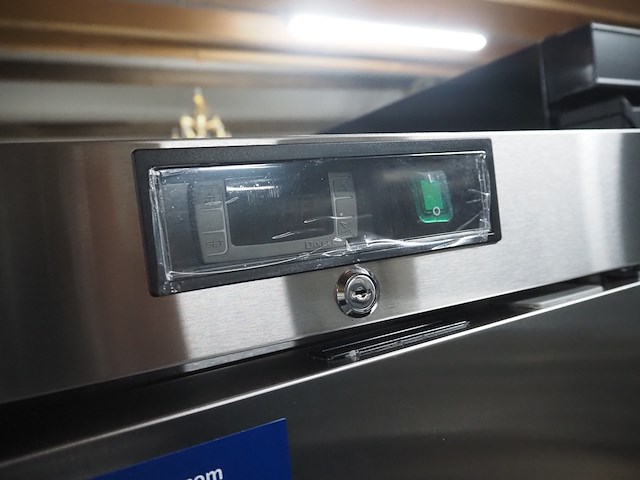 Metro - afbeelding 6 van  7