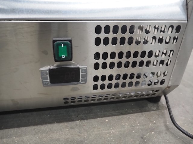 Metro - afbeelding 6 van  9