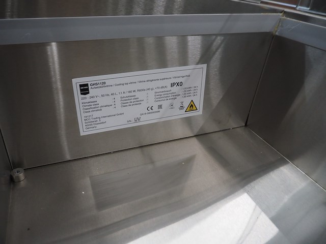 Metro - afbeelding 7 van  9