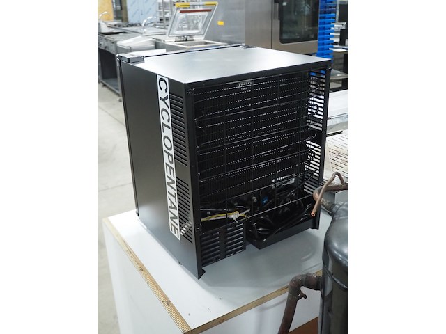 Metro - afbeelding 3 van  7