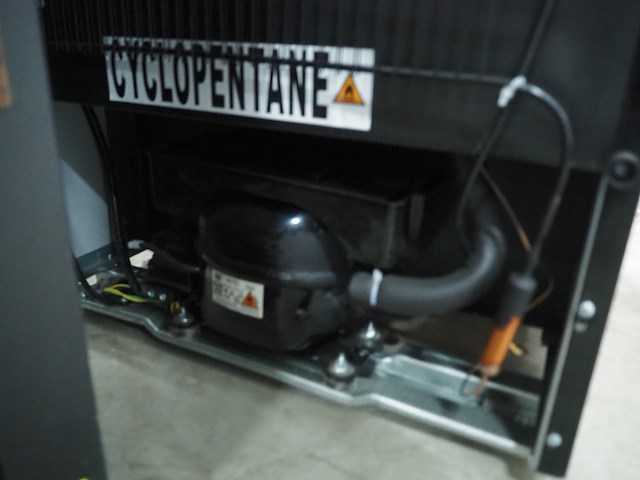 Metro - afbeelding 7 van  8