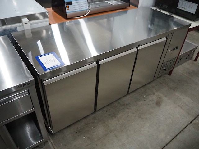 Metro - afbeelding 1 van  8