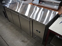 Metro - afbeelding 2 van  8