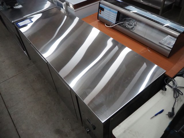 Metro - afbeelding 3 van  8