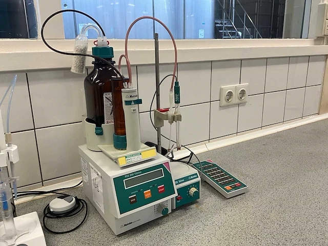Metrohm 702 sm titrino potentiometrische titrator - afbeelding 3 van  5